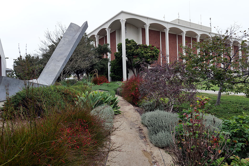 Fullerton City Hall Sculpture Trail